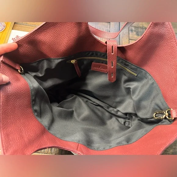 NWT TOTE LE MONDE MILAN TOTE, Burgundy - Picture 3 of 9